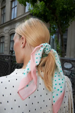 DotLL Scarf