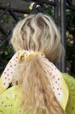 DotLL Scarf
